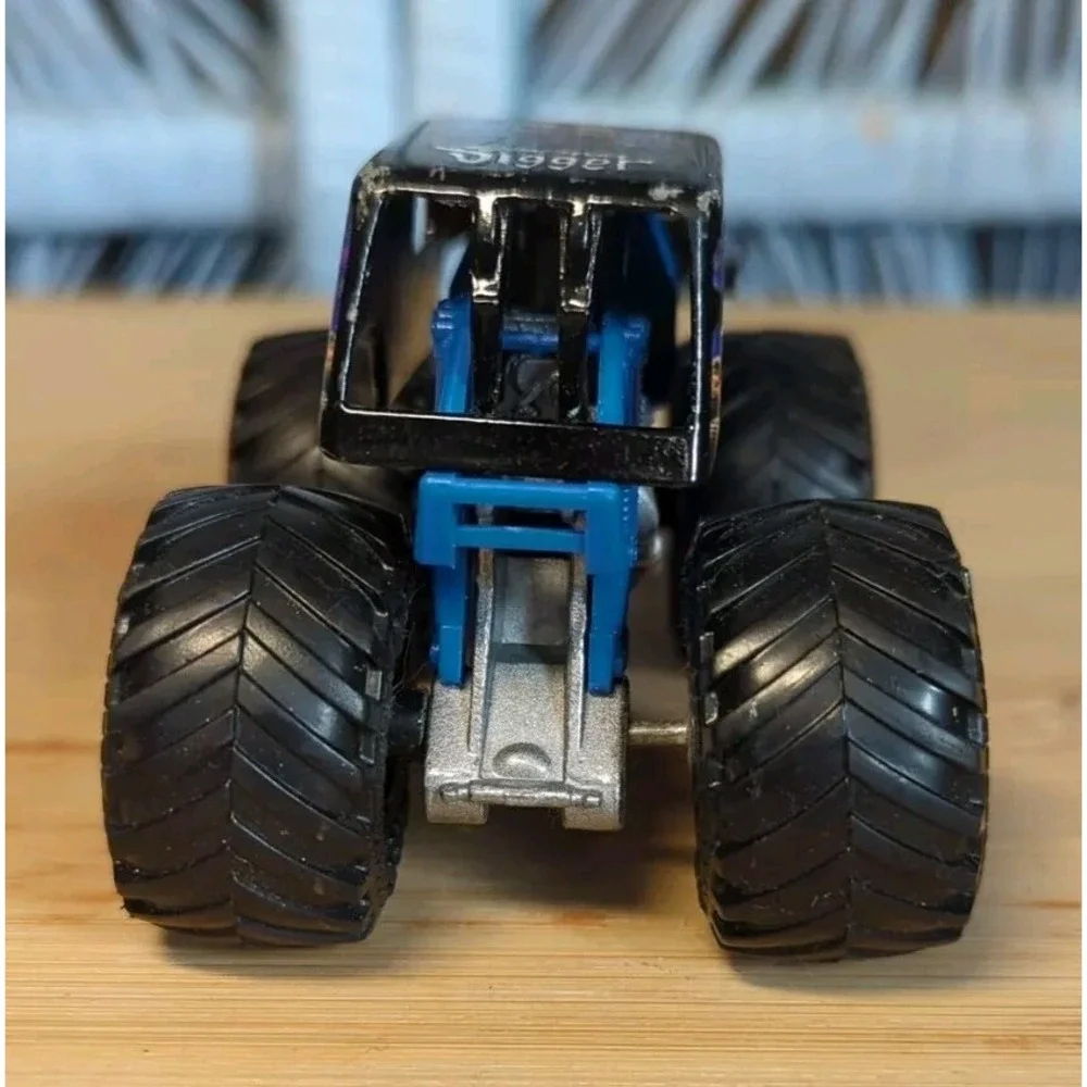 Son uva Digger monster‎ truck No Rims